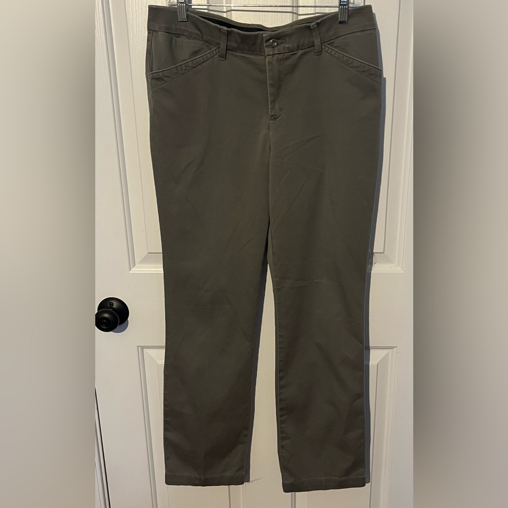 Lee Women's Light - Medium Gray Flex Motion Straight Leg Grey Pants, Size 10